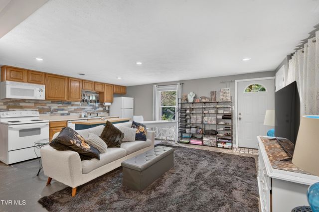20831 Deer Run Drive A, Abingdon, VA 24211