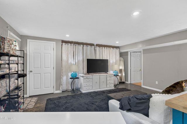 20831 Deer Run Drive A, Abingdon, VA 24211