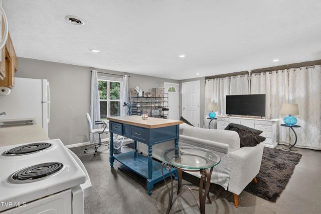 20831 Deer Run Drive A, Abingdon, VA 24211