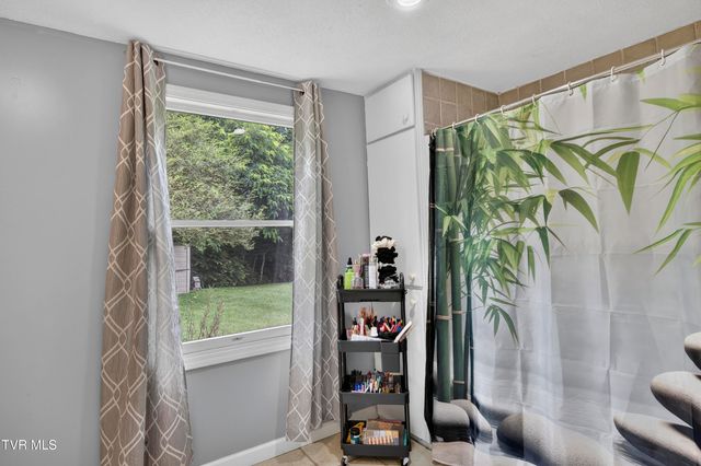 20831 Deer Run Drive A, Abingdon, VA 24211