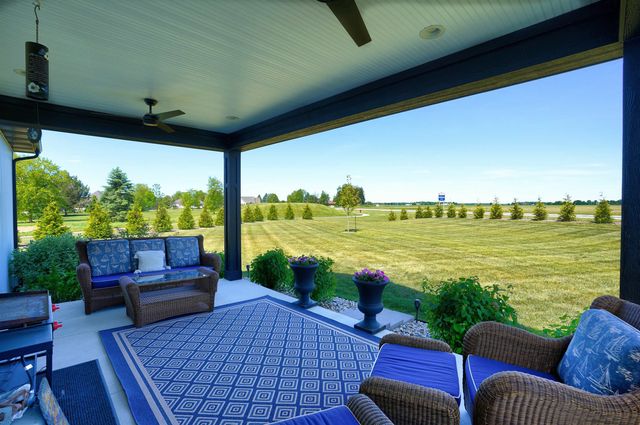 184 Queens Creek Drive, Frankenmuth, MI 48734