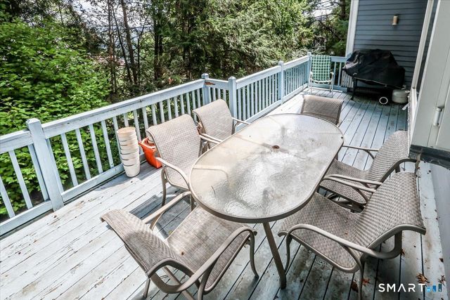 20 Dick Finn Road, New Fairfield, CT 06812