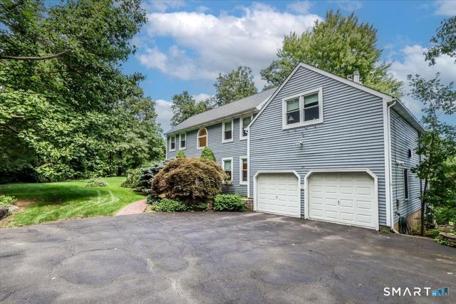 20 Dick Finn Road, New Fairfield, CT 06812