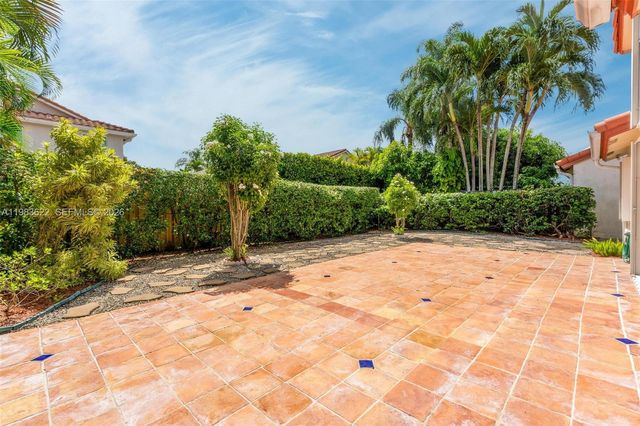 10635 NW 54th St, Doral, FL 33178