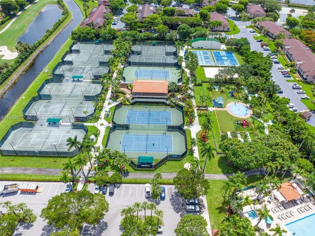 10635 NW 54th St, Doral, FL 33178