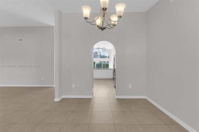 10635 NW 54th St, Doral, FL 33178