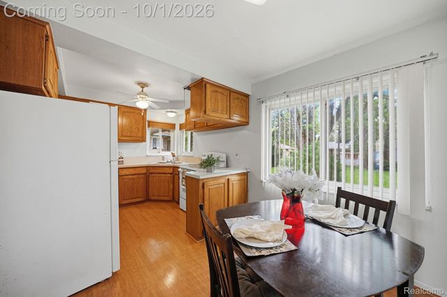 16816 Collinson Avenue, Eastpointe, MI 48021