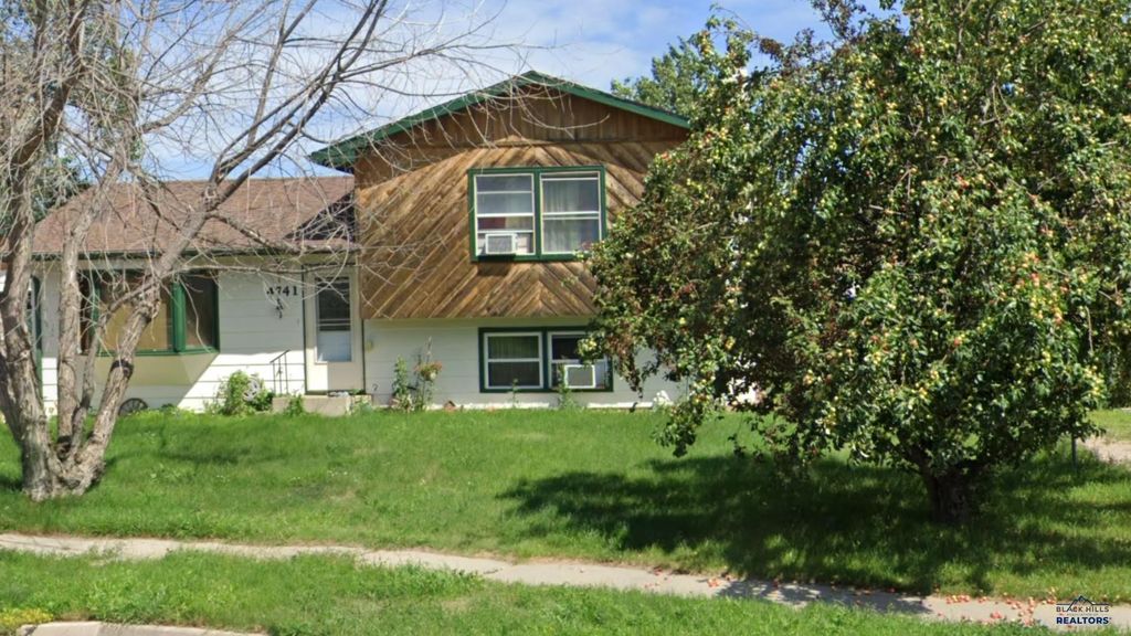 4741 HAMLIN CT, Rapid City, SD 57703