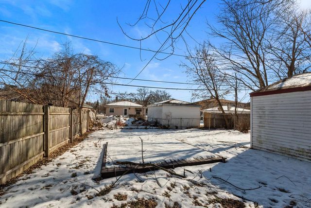 5358 N 61st STREET, Milwaukee, WI 53218