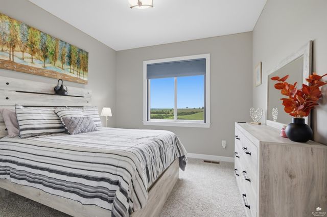 409 Ledgestone Ridge CT, Manhattan, KS 66503