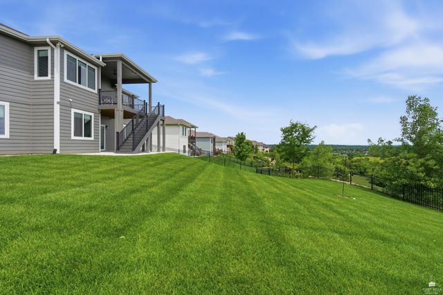 409 Ledgestone Ridge CT, Manhattan, KS 66503