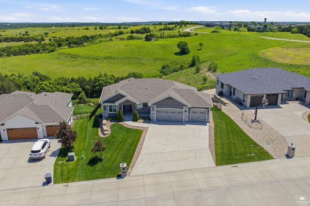 409 Ledgestone Ridge CT, Manhattan, KS 66503