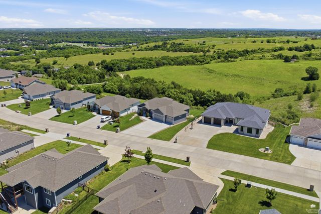 409 Ledgestone Ridge CT, Manhattan, KS 66503