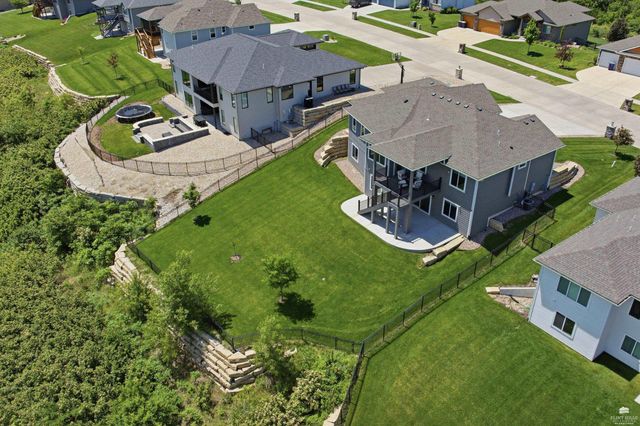 409 Ledgestone Ridge CT, Manhattan, KS 66503