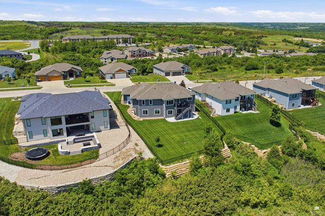409 Ledgestone Ridge CT, Manhattan, KS 66503