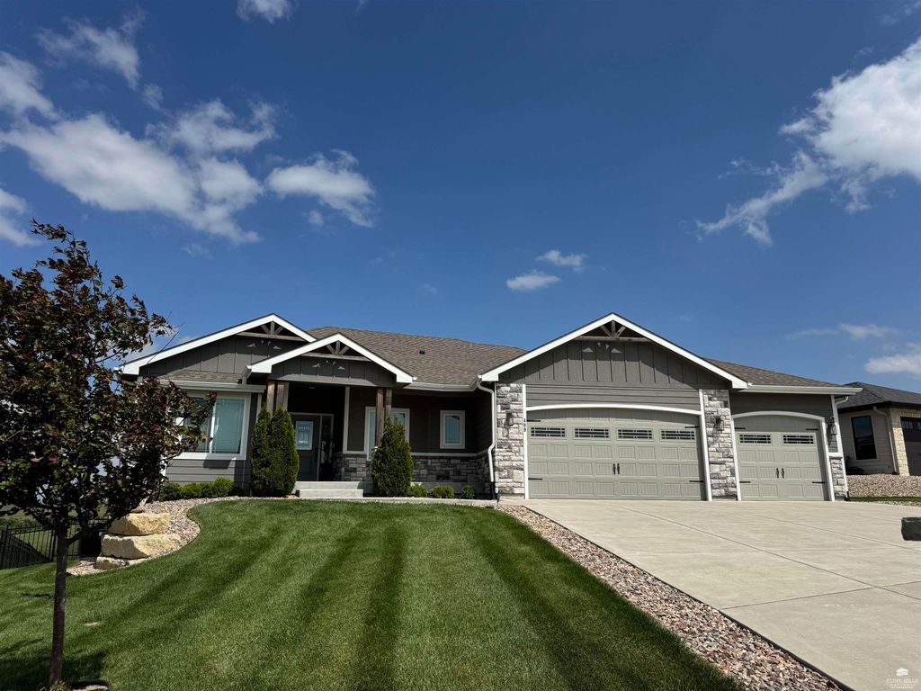 409 Ledgestone Ridge CT, Manhattan, KS 66503