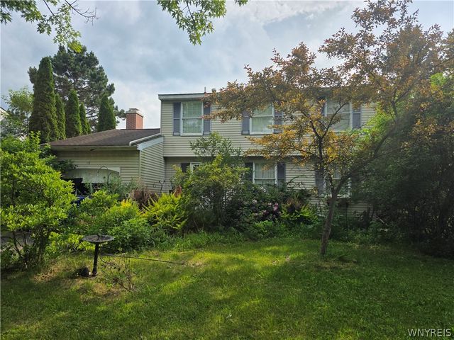 16 Glenmar Drive, West Seneca, NY 14224