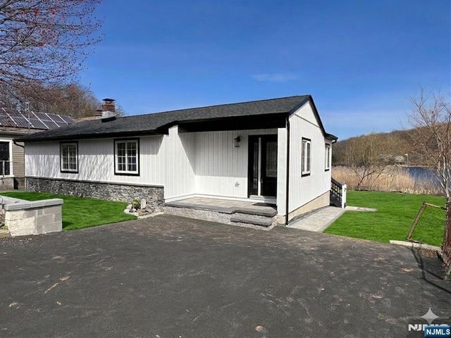 502 Otterhole Road, West Milford, NJ 07480