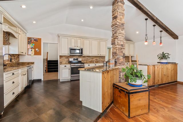 7206 N CHARLES ST N, Lutherville Timonium, MD 21093