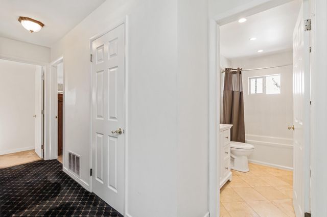 7206 N CHARLES ST N, Lutherville Timonium, MD 21093