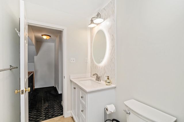 7206 N CHARLES ST N, Lutherville Timonium, MD 21093
