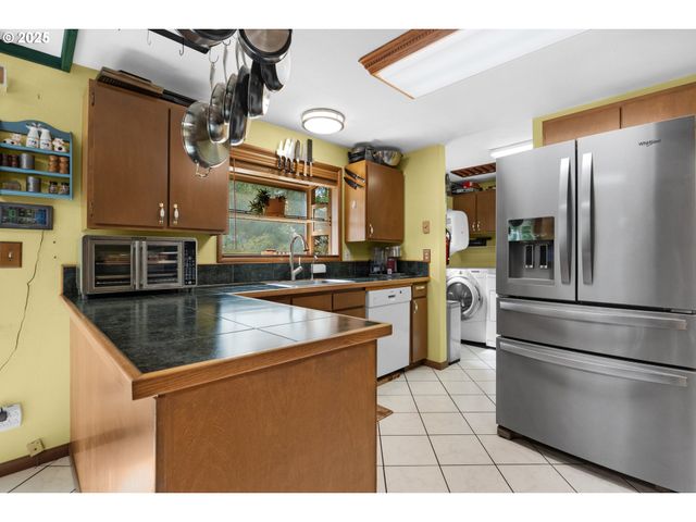 89869 HIGHWAY 202, Astoria, OR 97103