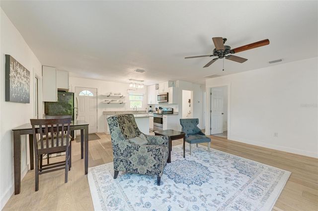 901 OAK STREET SW, Ruskin, FL 33570