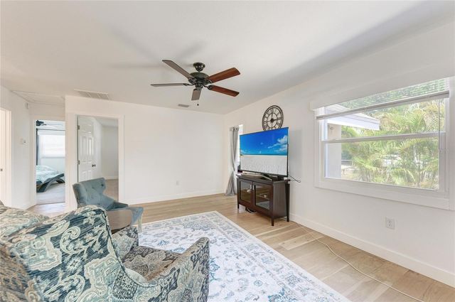 901 OAK STREET SW, Ruskin, FL 33570