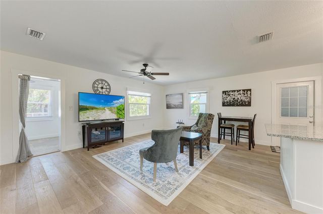 901 OAK STREET SW, Ruskin, FL 33570