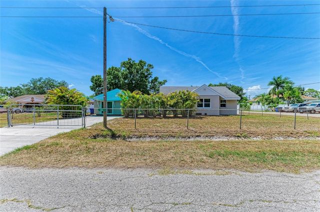 901 OAK STREET SW, Ruskin, FL 33570