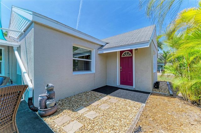 901 OAK STREET SW, Ruskin, FL 33570