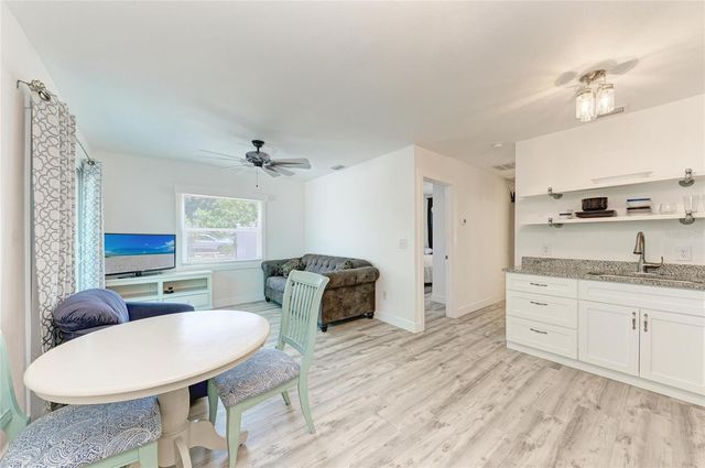 901 OAK STREET SW, Ruskin, FL 33570