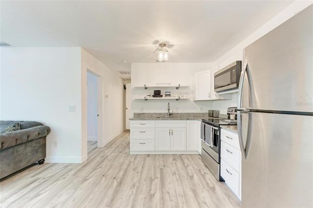 901 OAK STREET SW, Ruskin, FL 33570