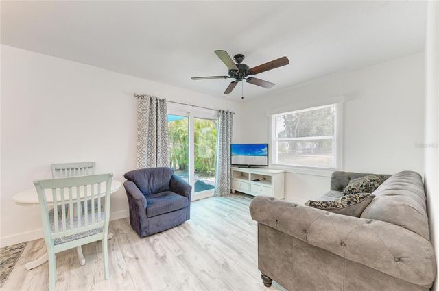 901 OAK STREET SW, Ruskin, FL 33570
