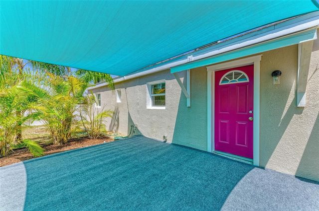 901 OAK STREET SW, Ruskin, FL 33570
