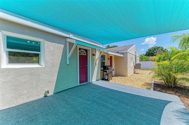 901 OAK STREET SW, Ruskin, FL 33570