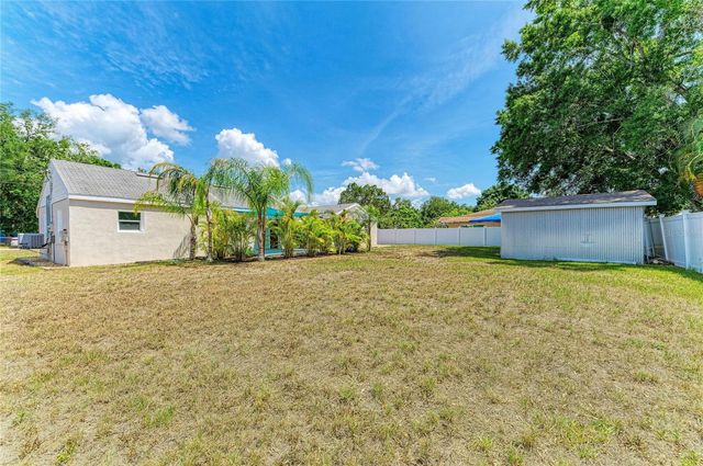 901 OAK STREET SW, Ruskin, FL 33570