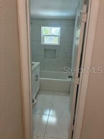 2524 W CHESTNUT STREET, Tampa, FL 33607