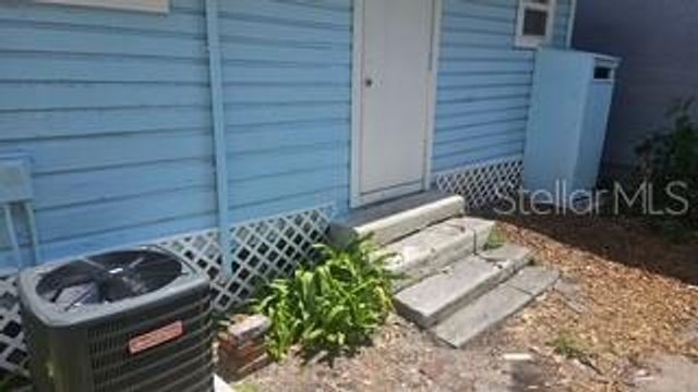 2524 W CHESTNUT STREET, Tampa, FL 33607