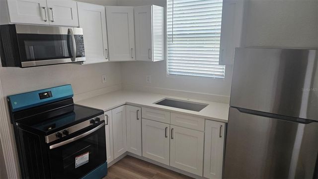 2524 W CHESTNUT STREET, Tampa, FL 33607