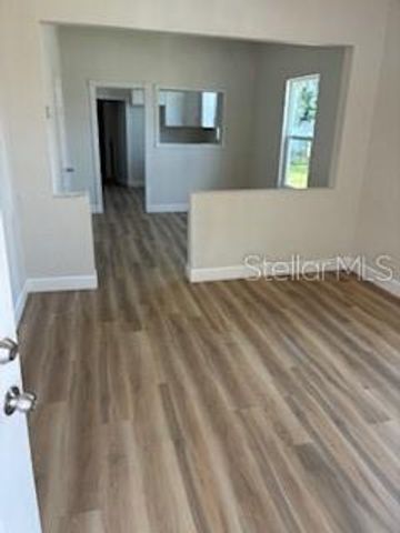 2524 W CHESTNUT STREET, Tampa, FL 33607