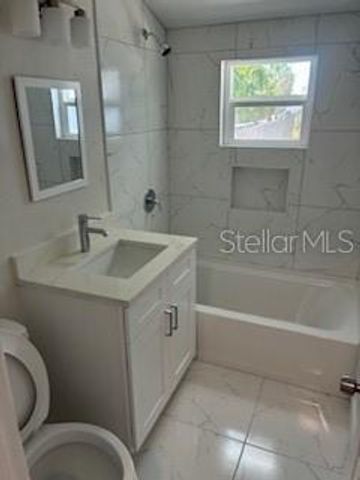 2524 W CHESTNUT STREET, Tampa, FL 33607
