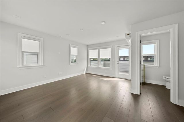 1012 Burnside NW Lane, Atlanta, GA 30318