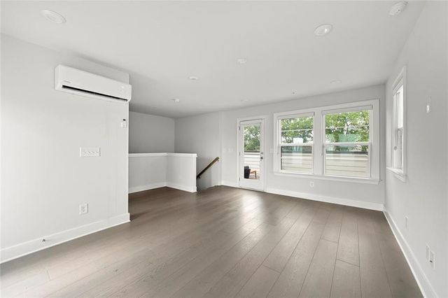 1012 Burnside NW Lane, Atlanta, GA 30318