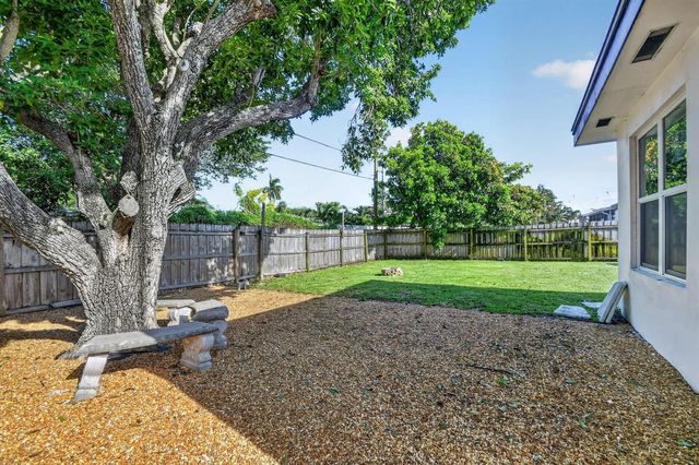 1426 N K Street, Lake Worth, FL 33460