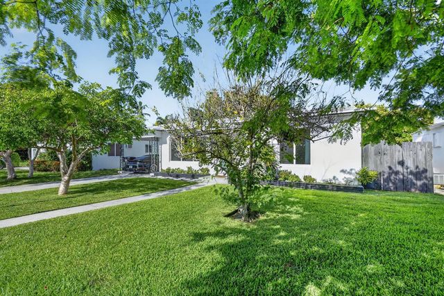 1426 N K Street, Lake Worth, FL 33460