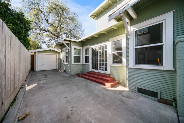 836 W Park, Stockton, CA 95203