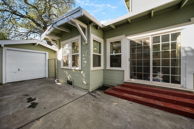 836 W Park, Stockton, CA 95203