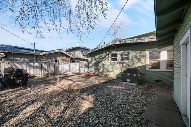 836 W Park, Stockton, CA 95203