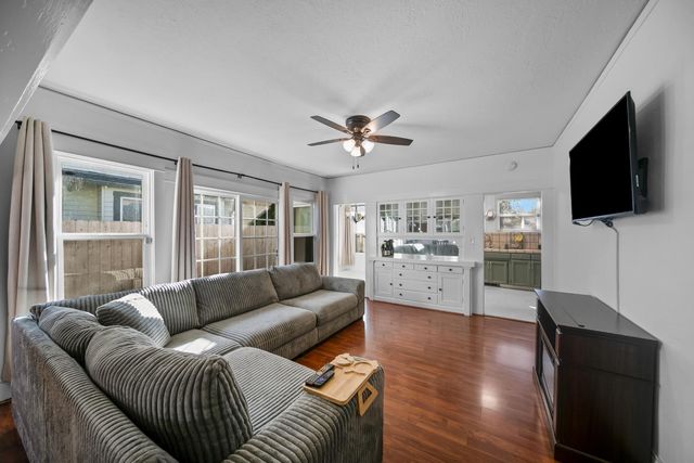 836 W Park, Stockton, CA 95203